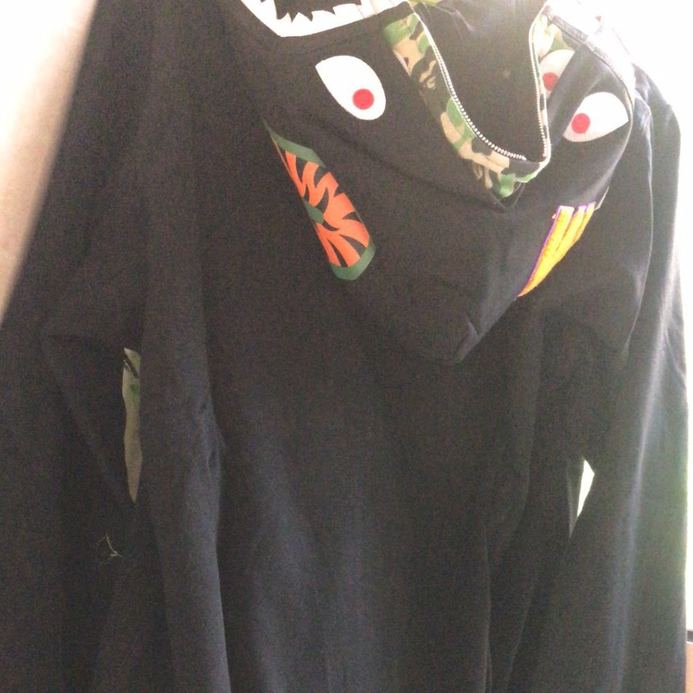 BAPE Men's A BATHING APE Space Black Shark Hoodie Full Zip Jacket Size XL - Picture 1 of 8